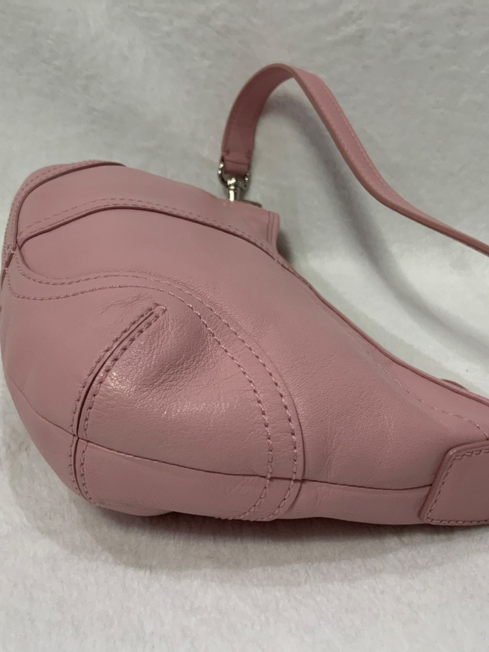 Vintage Coach Small Soho Light Pink Leather Shoulder Bag Purse Y2K, 4283 - Picture 6 of 11